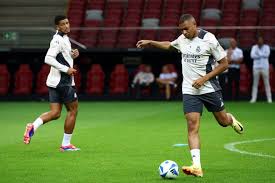 而他的存在 而他的存在